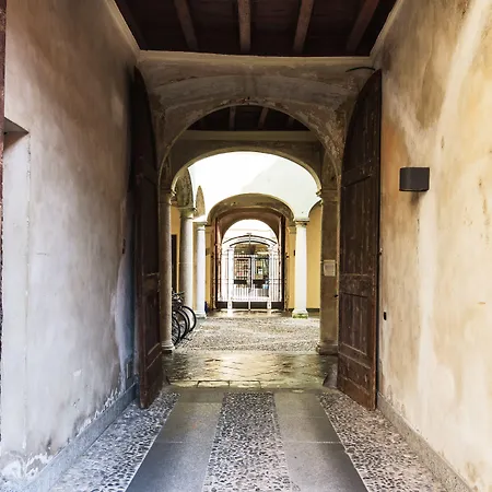 Via Rusconi 10 - Bymyhomeincomo * Como