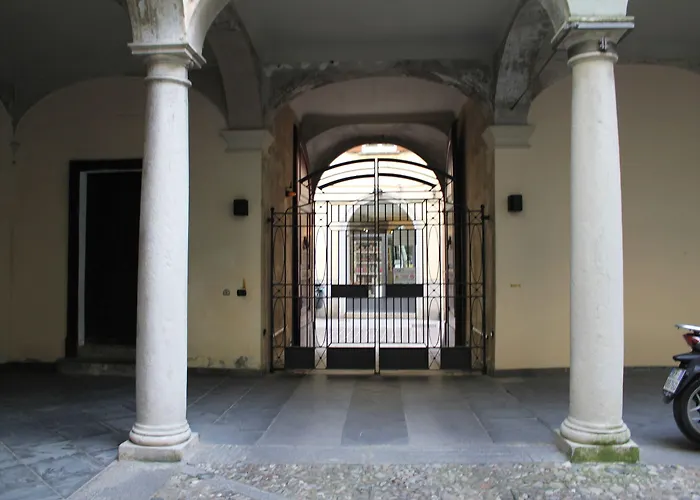 Via Rusconi 10 - Bymyhomeincomo * Como